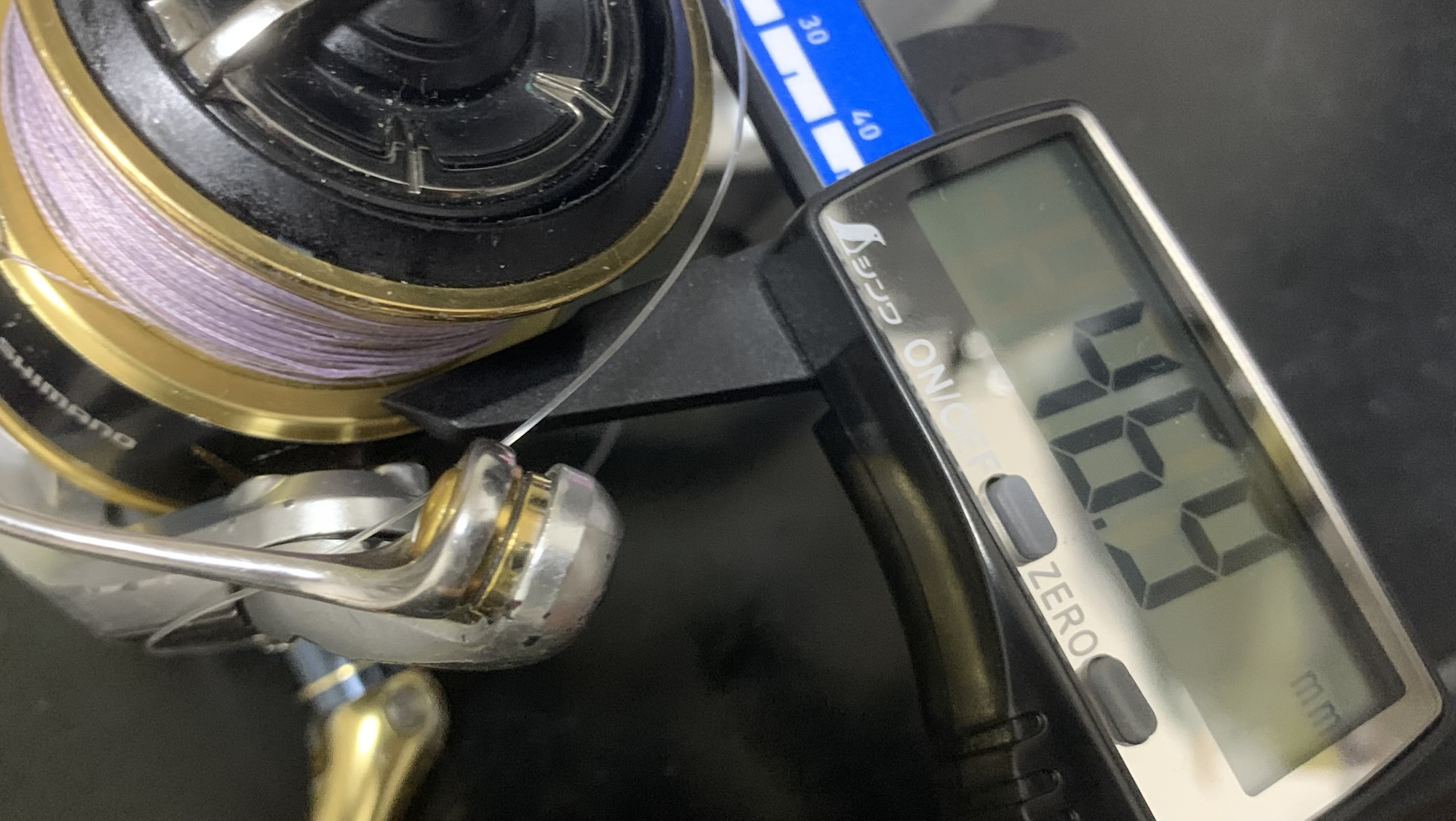 18ストラディックSW 5000XGにPE1号を200m巻いた状態の実測外径46.9mm